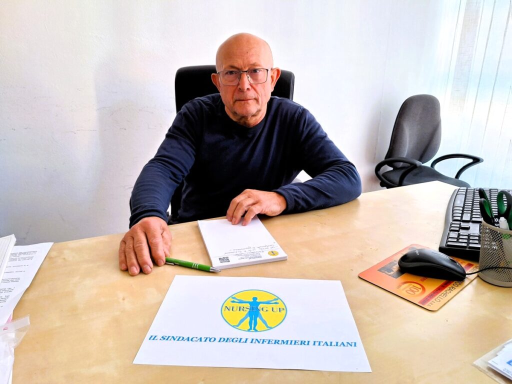Carenza di personale in Aoui, infermieri lavorano 12 ore o nel giorno di riposo Carenza di personale in Aoui, infermieri lavorano 12 ore o nel giorno di riposo